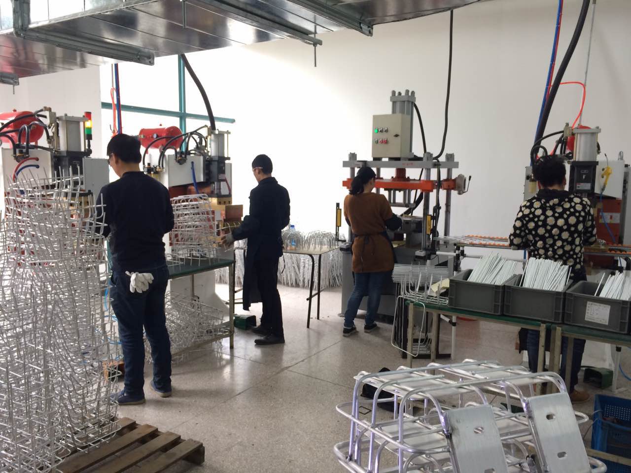 万泰娱乐铝车篮点焊机客户现场案例